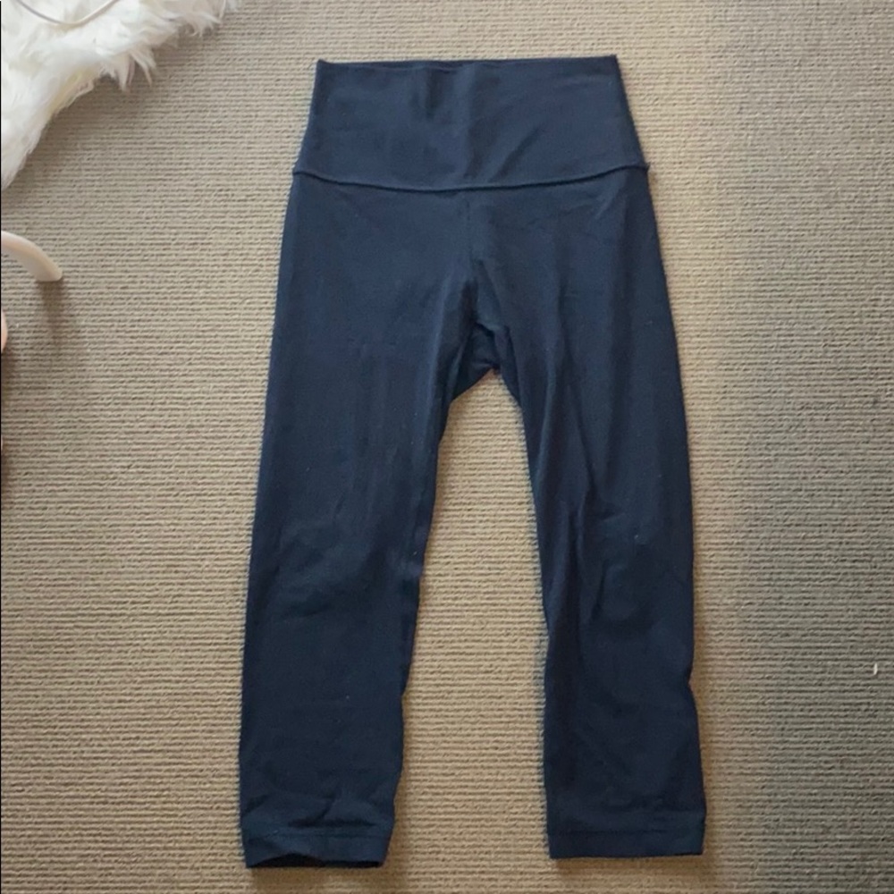 CROPPED LULULEMON ALIGN PANTS